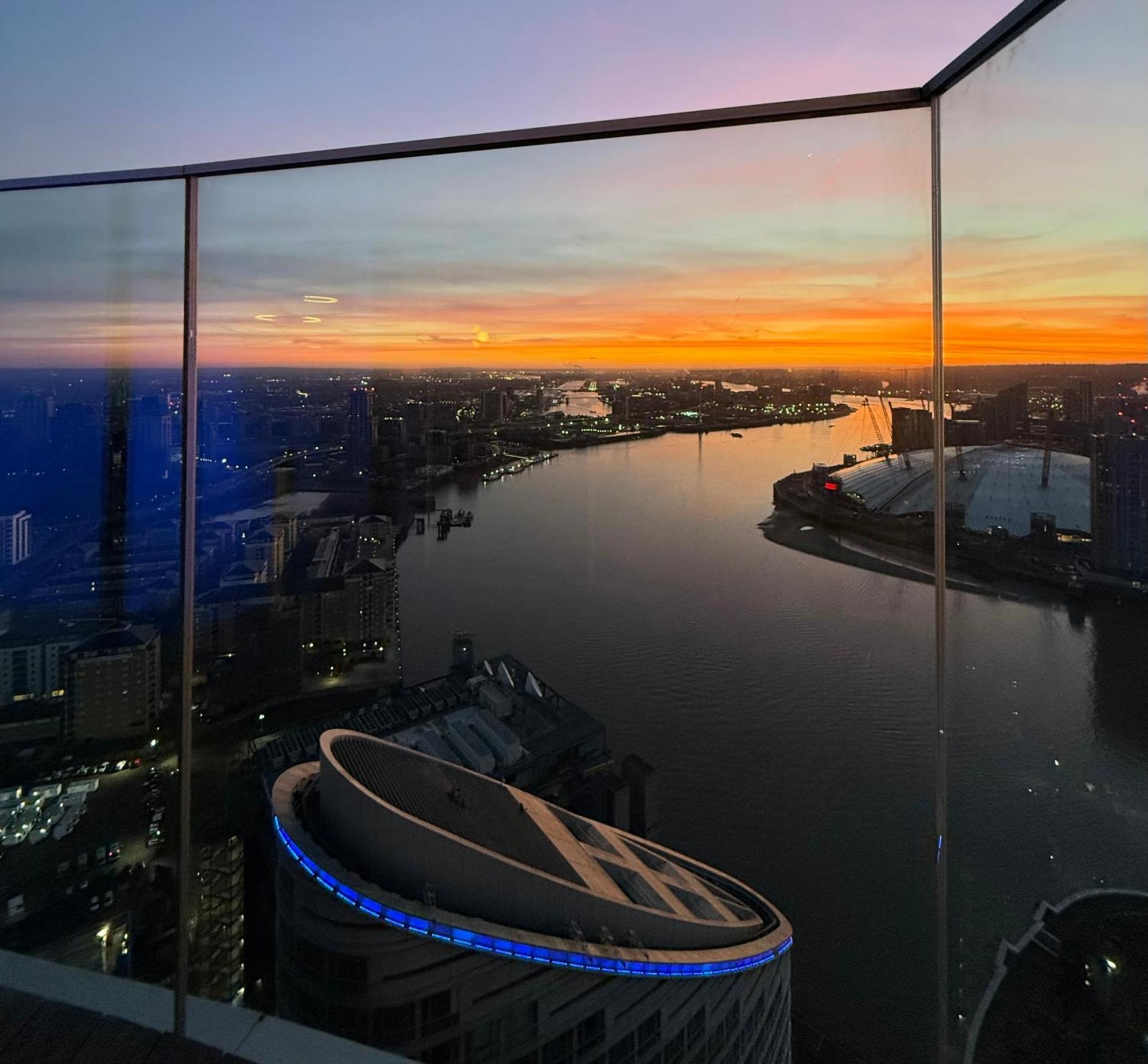 Luxury Modern 2 Bed Flat With Balcony And City View - Canary Wharf City Center Λονδίνο Εξωτερικό φωτογραφία